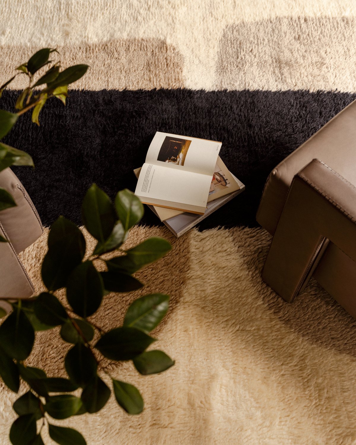 Nahaufnahme des Monolith 01 von oben gesehen.