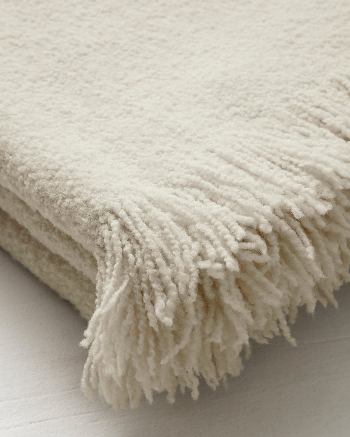 Merino natural white throw in close up