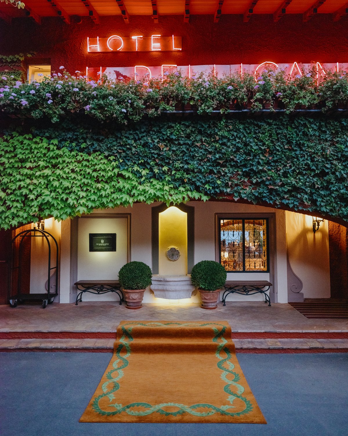 Nordic Knots with Campbell-Rey for Issimo and Hotel Il Pellicano.